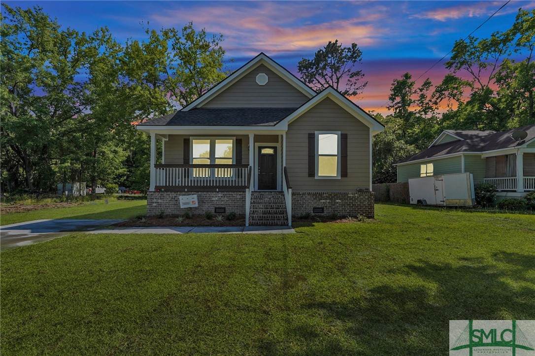 1115 Bates Avenue - Photo 1