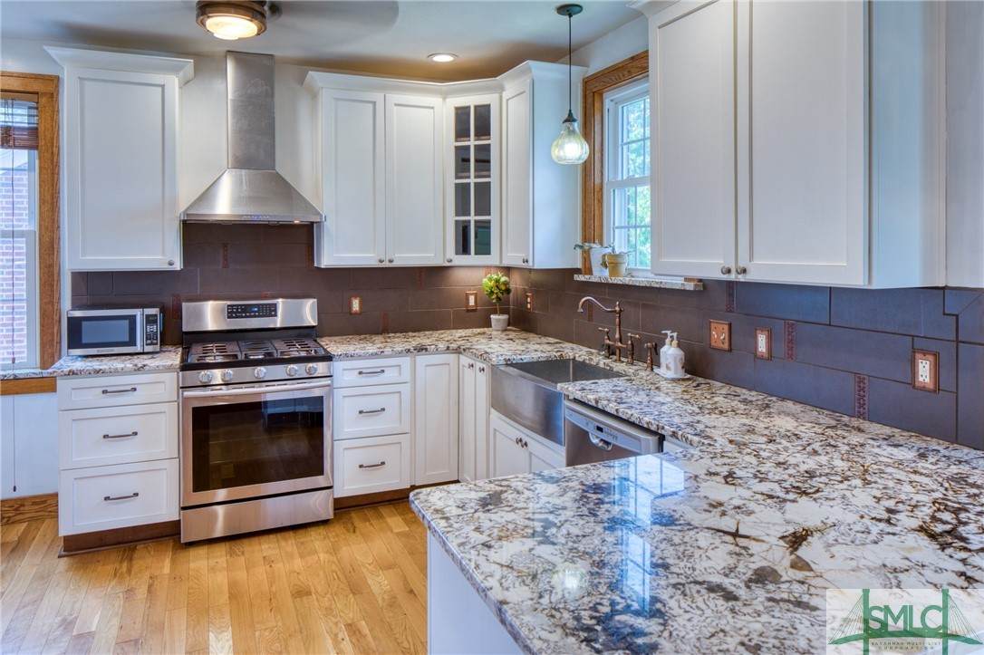 727 52nd Street - Photo 1