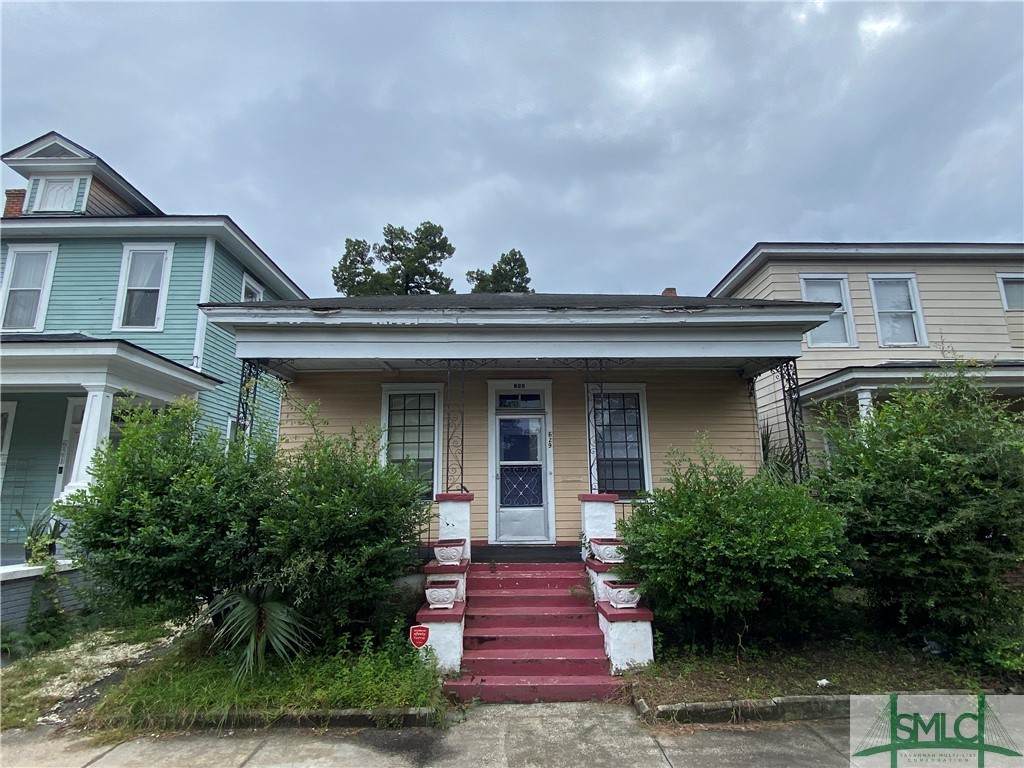 629 36th Street - Photo 1