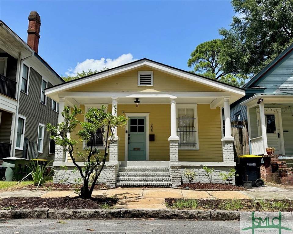 208 41st Street - Photo 1