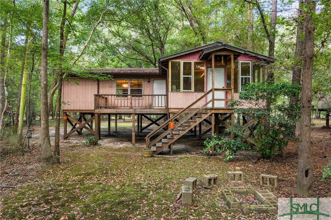628 Riverside Drive - Photo 1