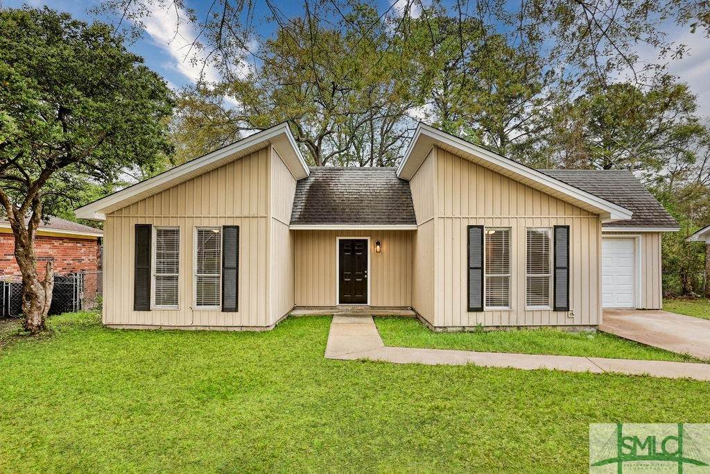 214 Holiday Drive - Photo 1