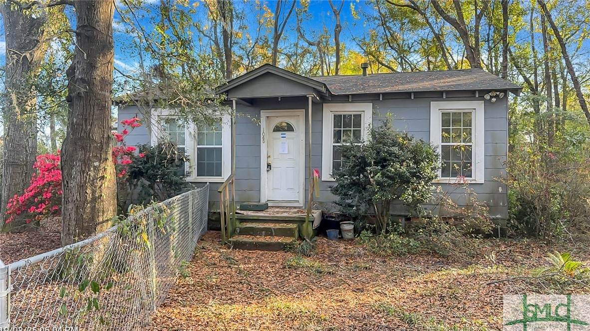 1060 Green Street - Photo 1