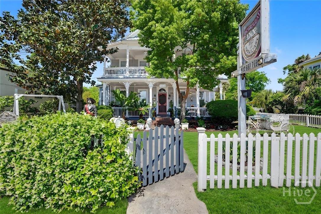 209 Osborne Street - Photo 1