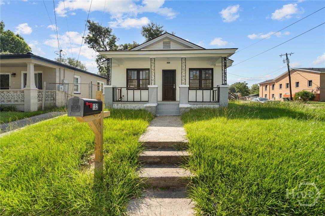 132 Jenks Street - Photo 1