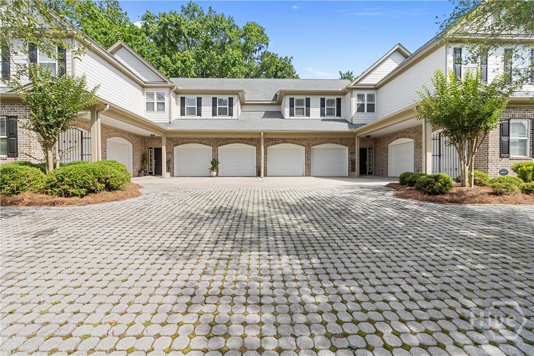 204 River Oaks Drive - Photo 1