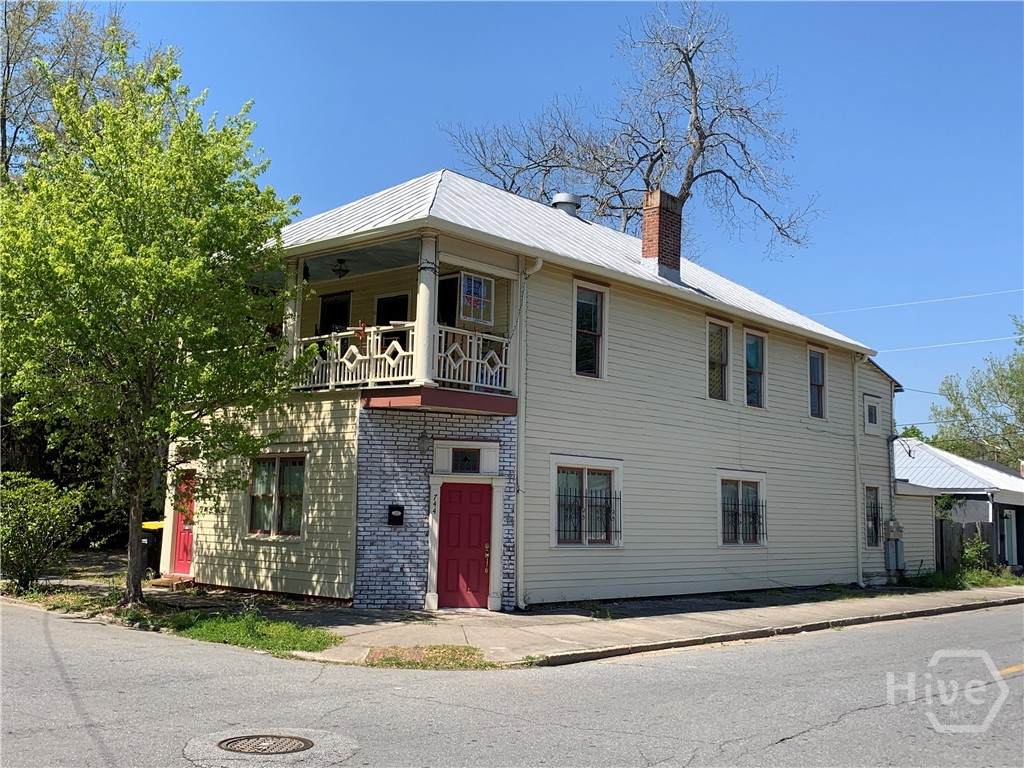 744 39th Street - Photo 1