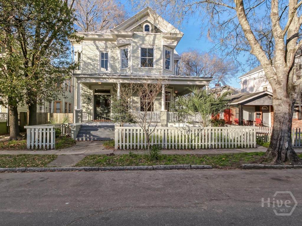208 35th Street - Photo 1