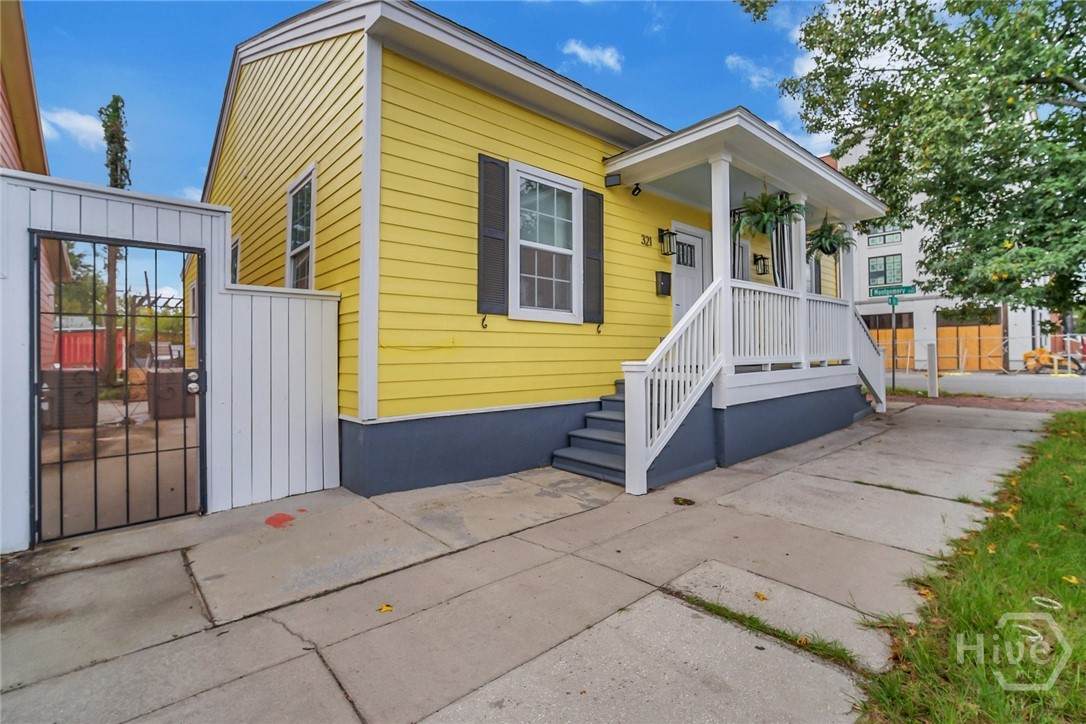 323 31st Street - Photo 1
