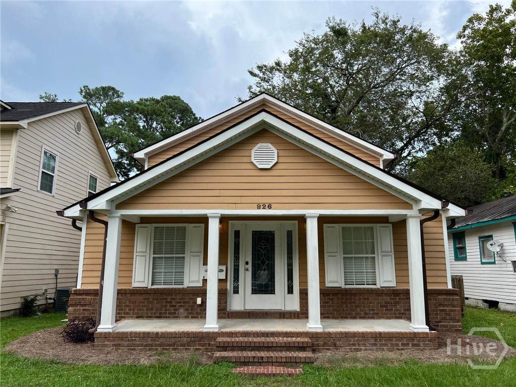 826 33rd Street - Photo 1