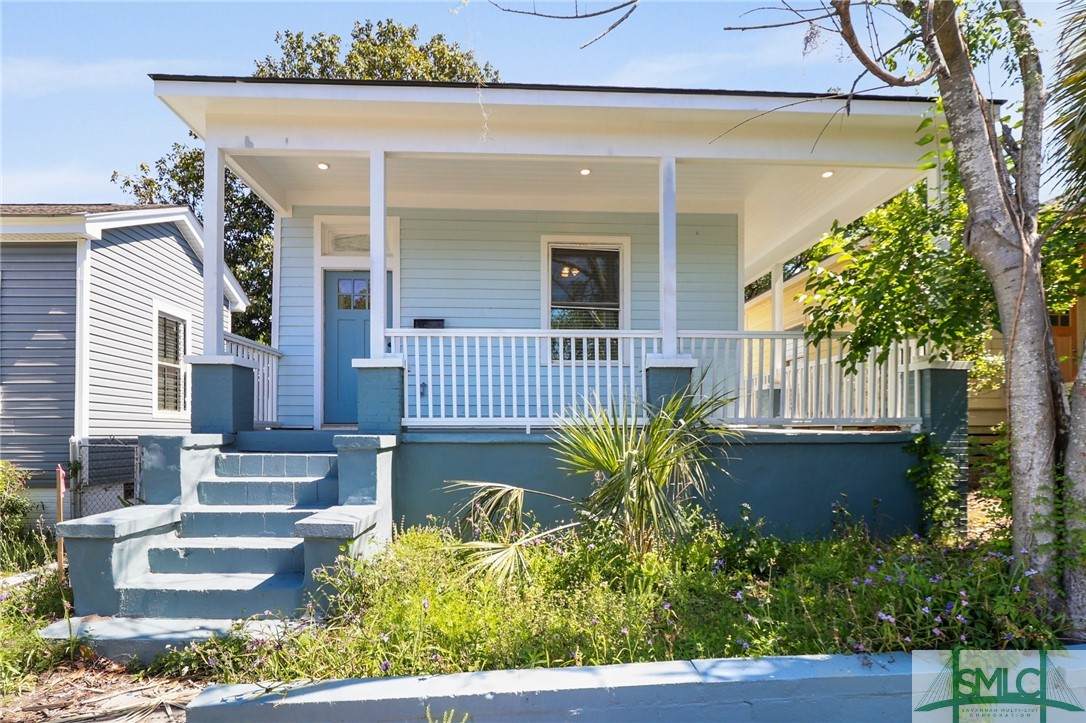 826 Victory Drive - Photo 1