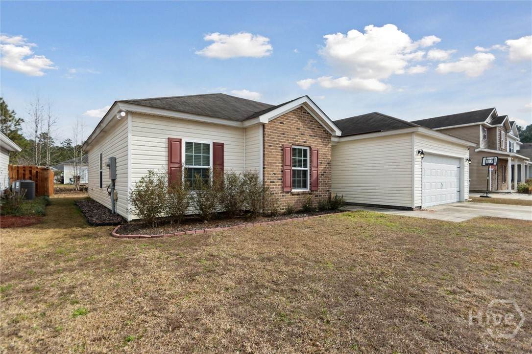 151 Waverly Way - Photo 1