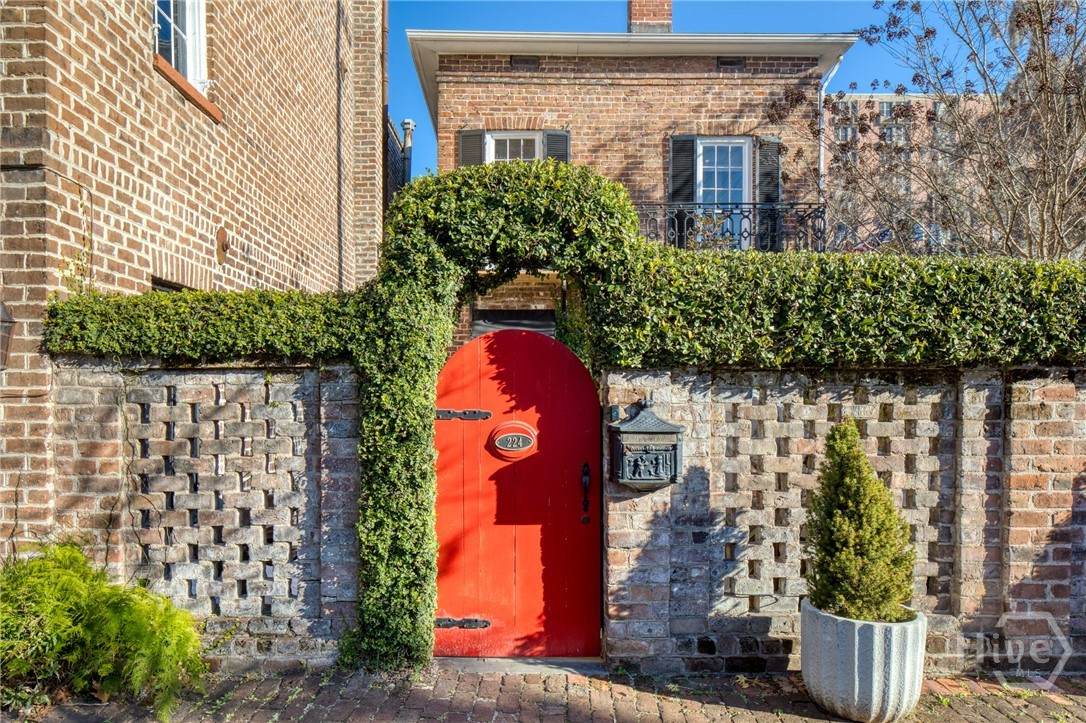 224 Gordon Street - Photo 1