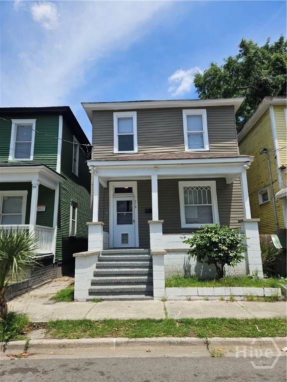 714 38th Street - Photo 1