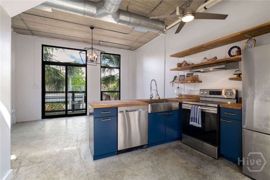 2406 De Soto Avenue - Photo 1