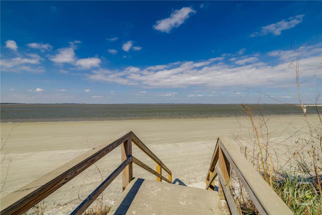 1217 Bay Street - Photo 1