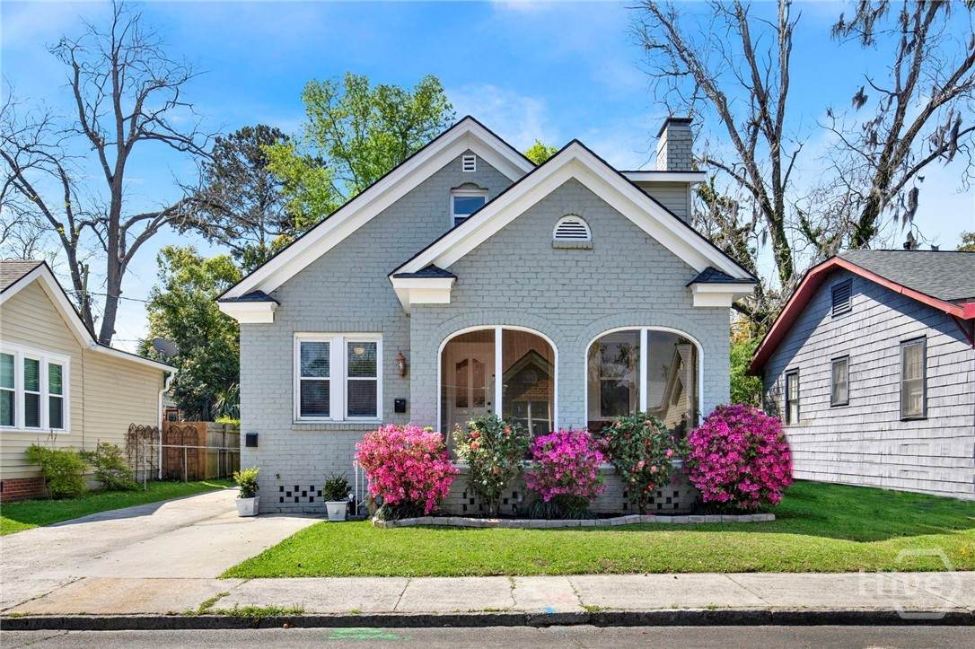 1007 Maupas Avenue - Photo 1