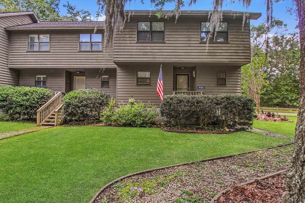 1020 Pine Point Lane - Photo 1