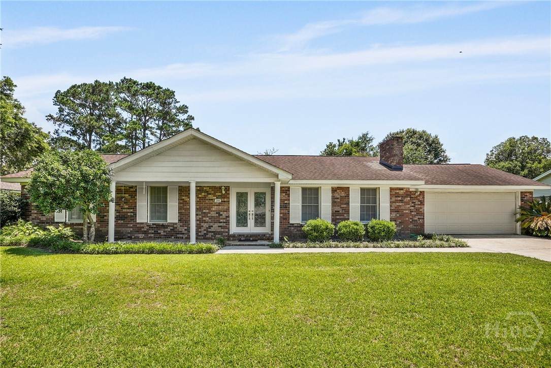 204 Pine Grove Drive - Photo 1