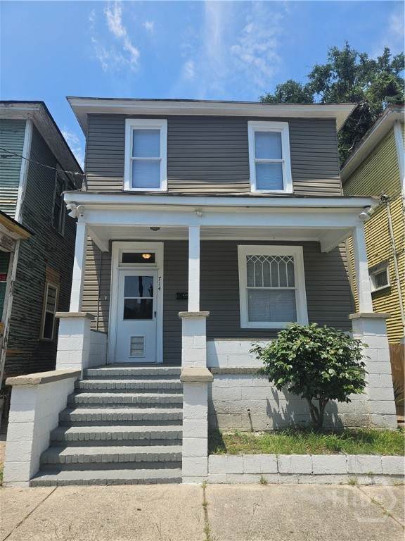 714 38th Street - Photo 1