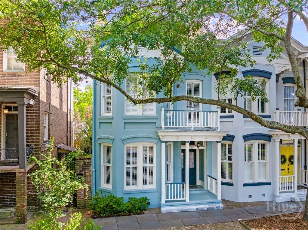 209 Gordon Street - Photo 1