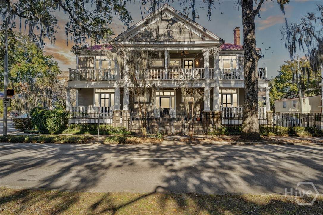 8 37th Street - Photo 1