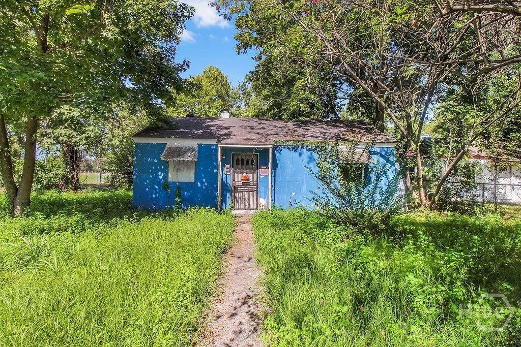 1019 Carter - Photo 1