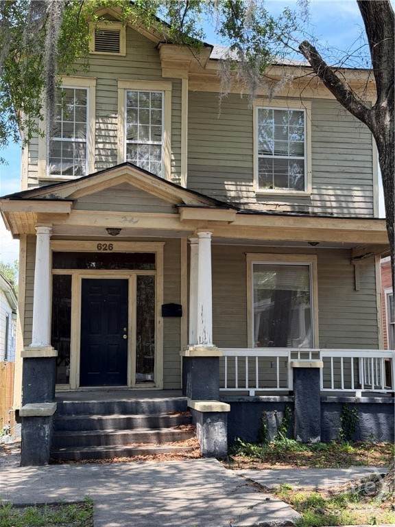 626 36th Street - Photo 1