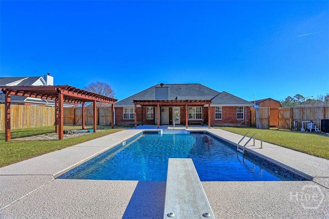 204 Birch Drive - Photo 1