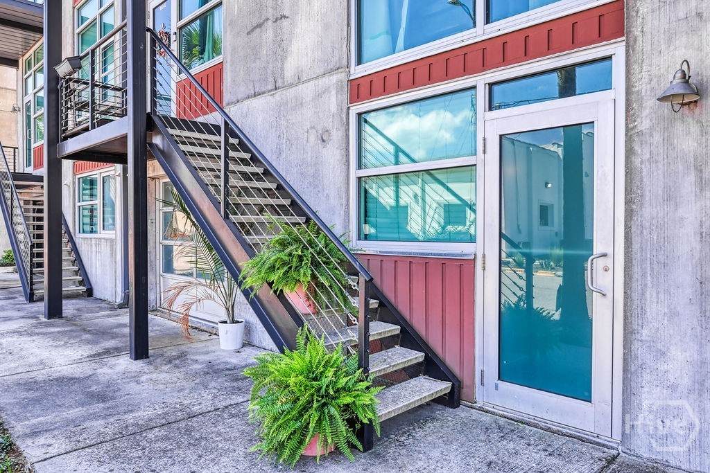 555 Berrien Street - Photo 1