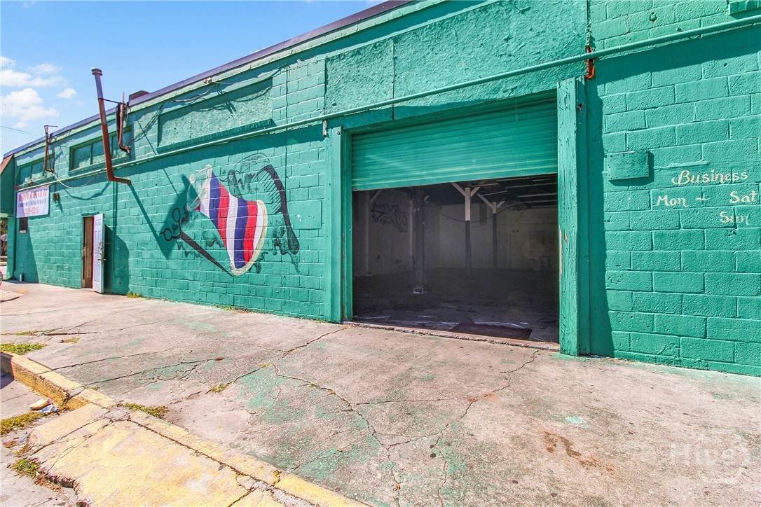 284 Pennsylvania Avenue - Photo 1