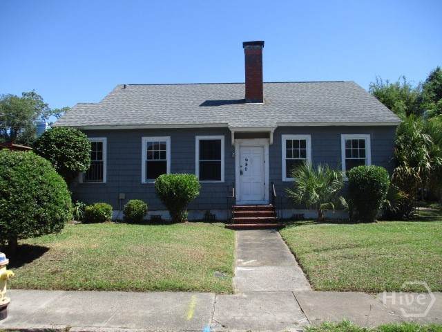 640 Maupas Avenue - Photo 1