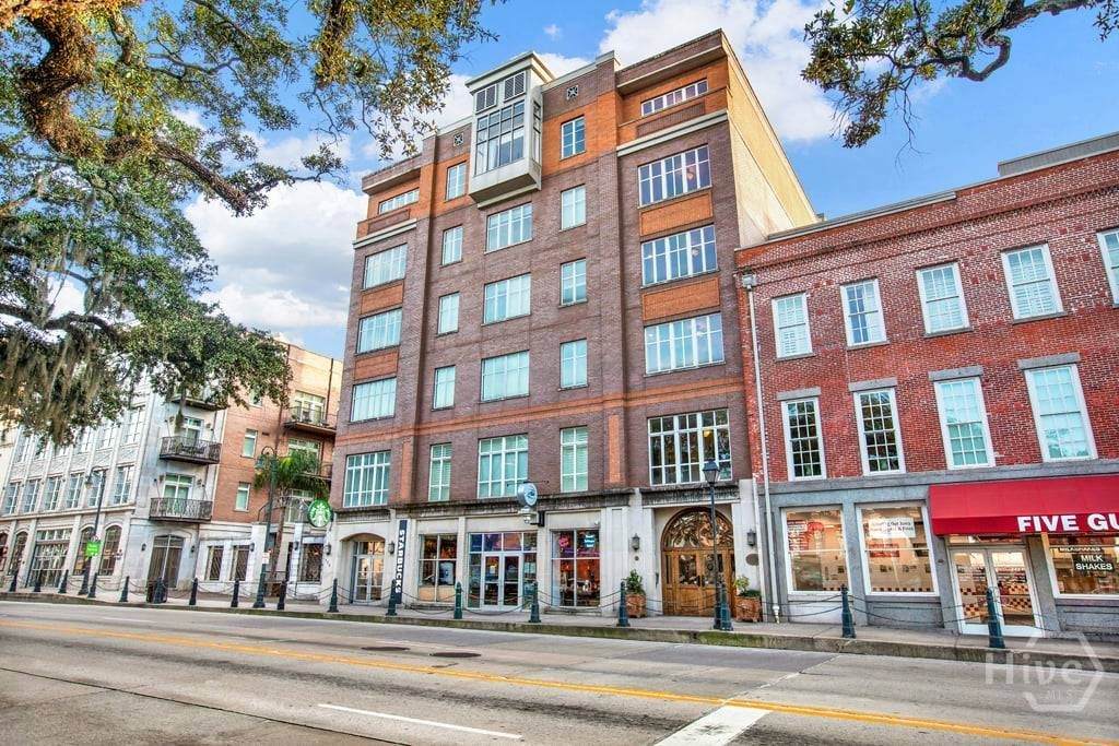165 Bay Street - Photo 1