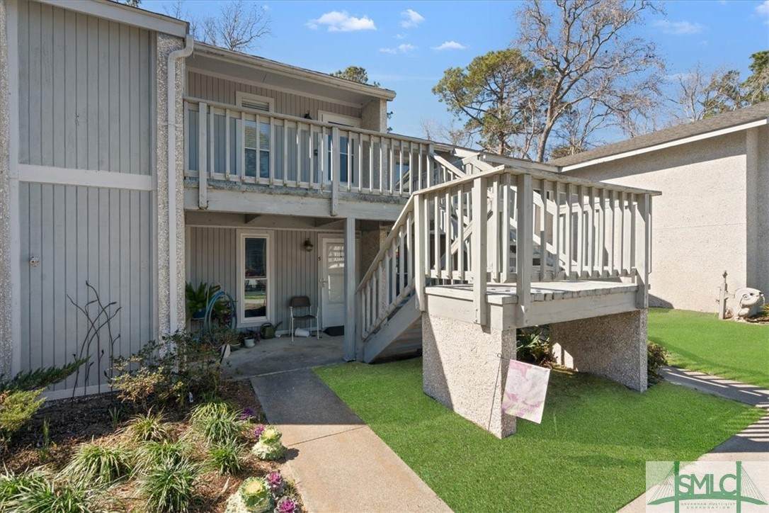 105 Shoals Drive - Photo 1