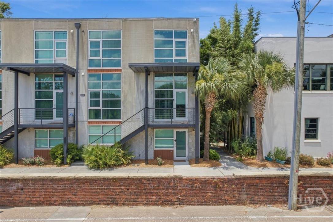 536 Selma Street - Photo 1