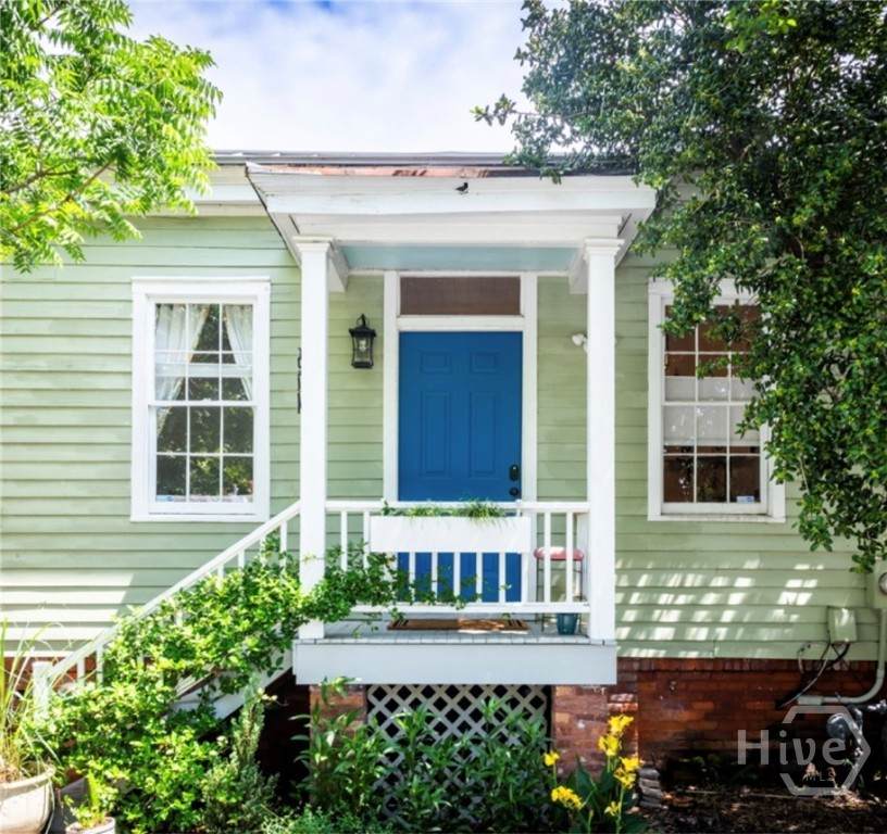 524 Charlton Street - Photo 1
