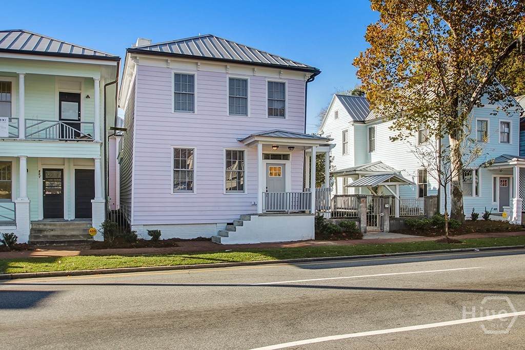 303 Henry Street - Photo 1