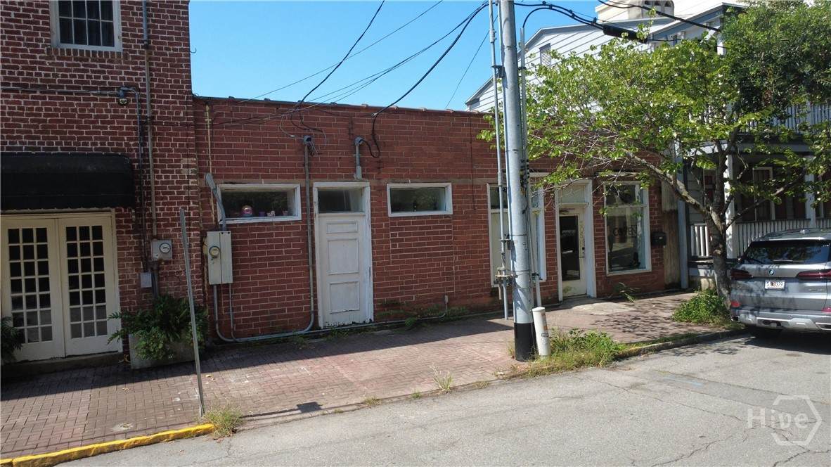 305 Harris Street - Photo 1