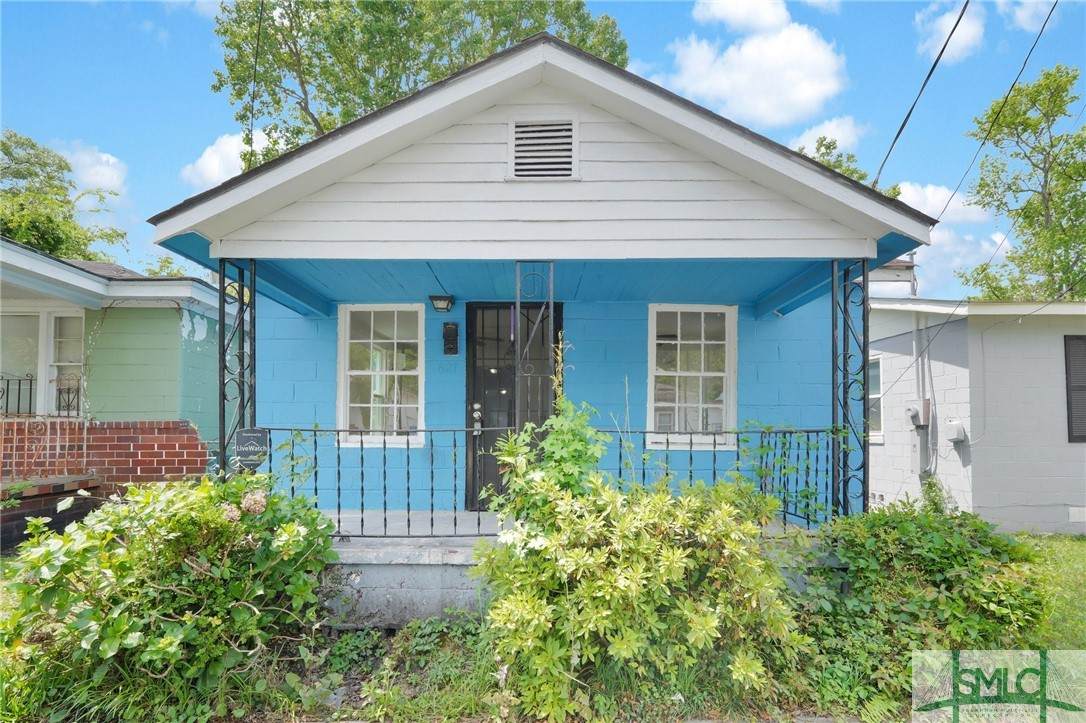 627 48th Street - Photo 1