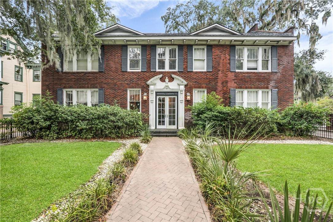 17 37th Street - Photo 1