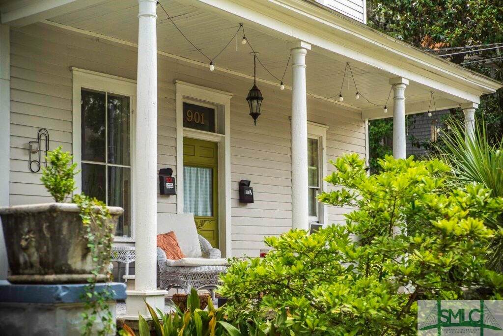 901 Henry Street - Photo 1