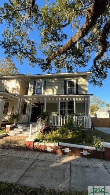 734 37th Street - Photo 1