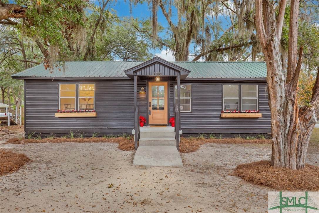 305 Oak Street - Photo 1