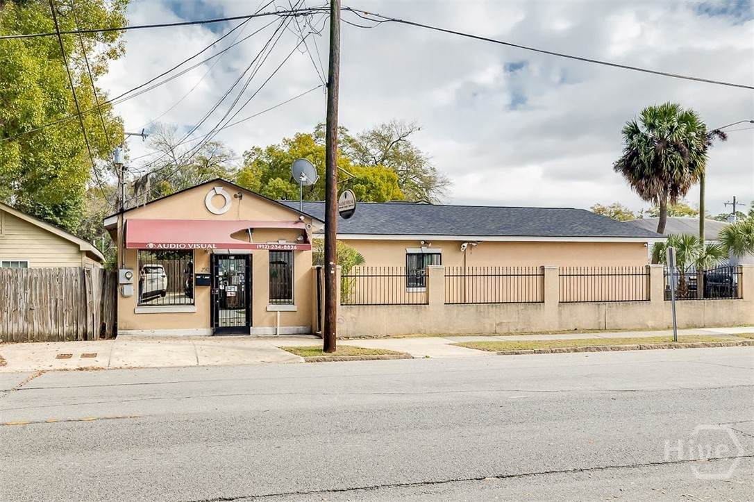 2506 Barnard Street - Photo 1