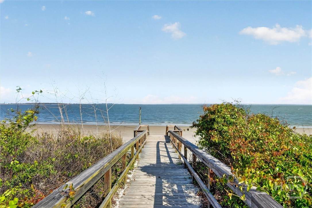 1217 Bay Street - Photo 1