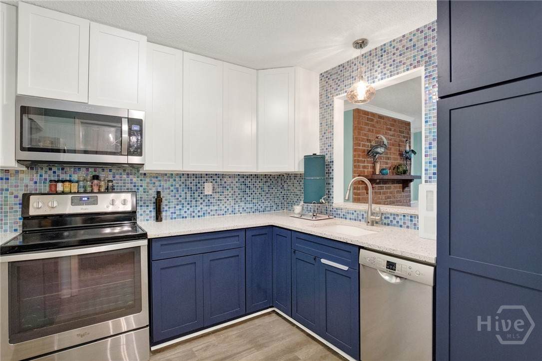 508 Pointe South Drive - Photo 1
