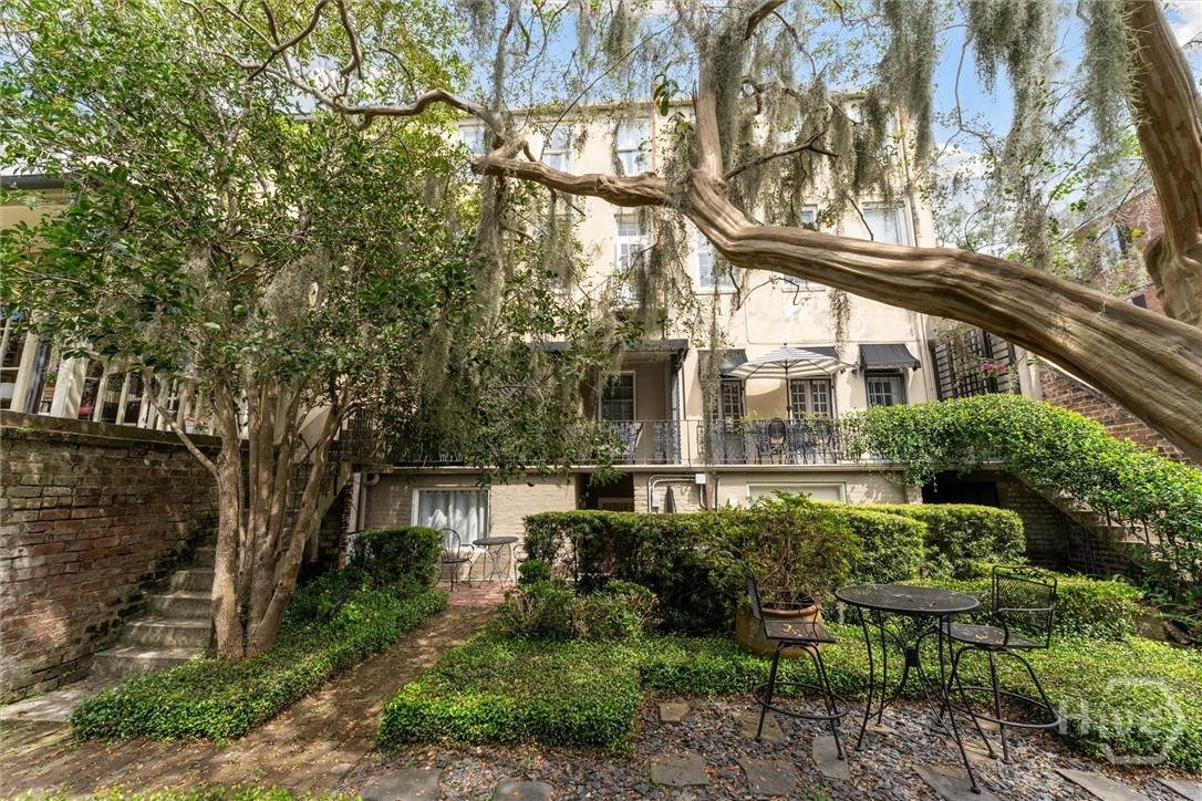 103 Gordon Street - Photo 1