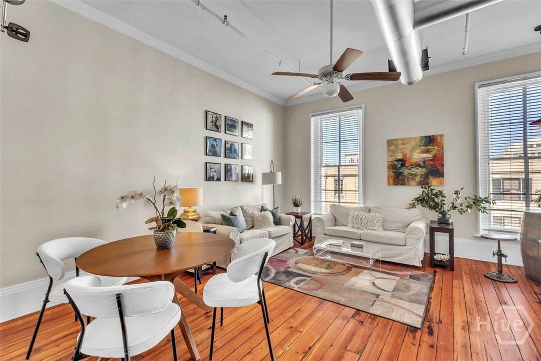 105 Whitaker Street - Photo 1
