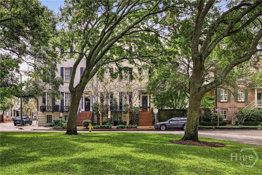 203 Charlton Street - Photo 1