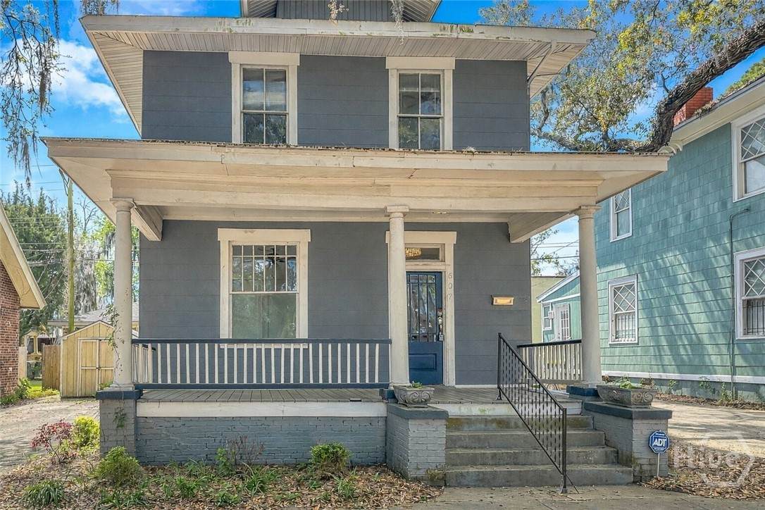 607 37th Street - Photo 1